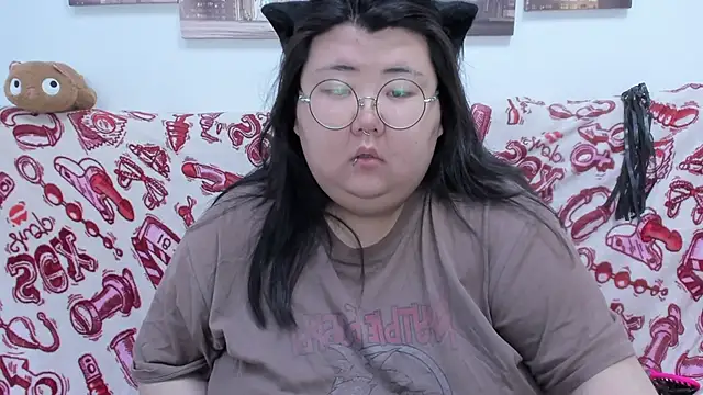 Nadine asian online show from 06/06/26, 01:32