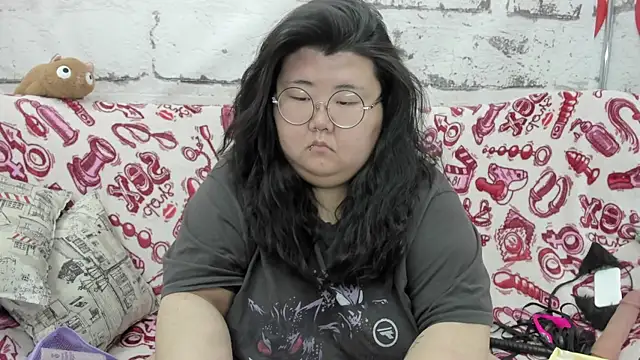 Snapshot of Nadine_asian chatting on 07/16/26, 01:33 Nadine asian online show from 07/16/26, 01:33