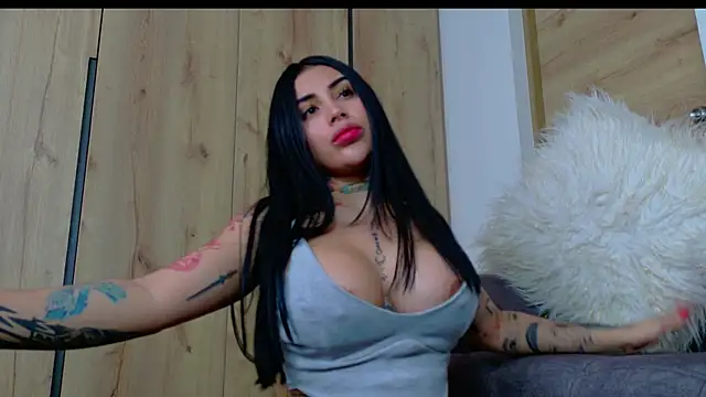 Snapshot of Sofhia_cruz chatting on 01/04/25, 02:46 Sofhia cruz online show from 01/04/25, 02:46