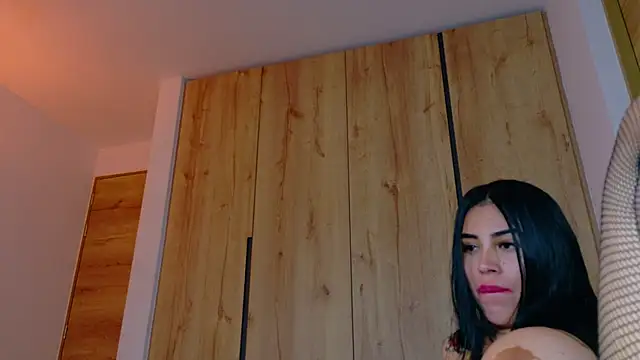 Snapshot of Sofhia_cruz chatting on 01/05/25, 01:56 Sofhia cruz online show from 01/05/25, 01:56