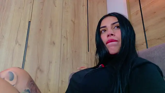 Snapshot of Sofhia_cruz chatting on 01/18/25, 07:59 Sofhia cruz online show from 01/18/25, 07:59