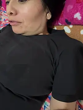 Snapshot of Janna099 chatting on 03/12/25, 06:11 Janna099 online show from 03/12/25, 06:11