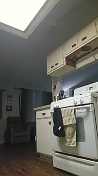 Snapshot of luvs2cumm69 chatting on 11/26/25, 12:22 luvs2cumm69 online show from 11/26/25, 12:22