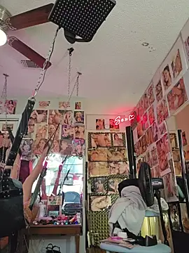 luvs2cumm69 online show from 06/23/26, 03:10