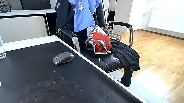 Snapshot of sperma_tributes chatting on 12/16/25, 07:57 sperma tributes online show from 12/16/25, 07:57