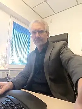 tom-swede online show from 03/25/26, 04:02