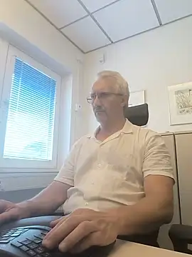 tom-swede online show from 07/24/26, 01:31