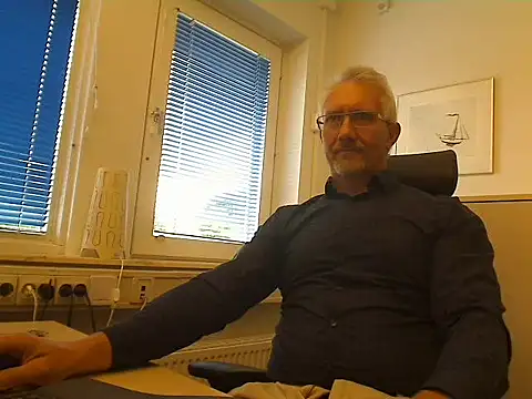 tom-swede online show from 07/27/26, 02:13