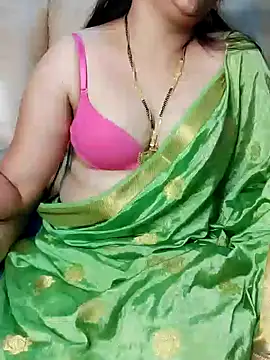 Snapshot of Traditional_Housewife_ chatting on 01/19/25, 03:53 Traditional Housewife online show from 01/19/25, 03:53