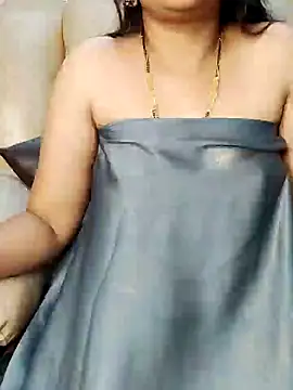 Snapshot of Traditional_Housewife_ chatting on 02/08/25, 04:36 Traditional Housewife online show from 02/08/25, 04:36