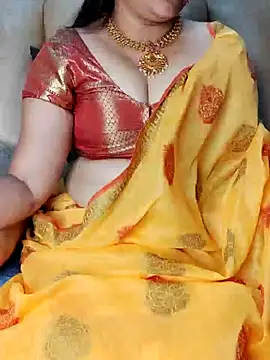 Snapshot of Traditional_Housewife_ chatting on 02/20/25, 02:24 Traditional Housewife online show from 02/20/25, 02:24