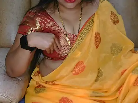 Snapshot of Traditional_Housewife_ chatting on 03/01/25, 02:13 Traditional Housewife online show from 03/01/25, 02:13