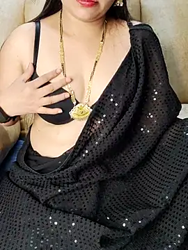 Snapshot of Traditional_Housewife_ chatting on 03/18/25, 01:43 Traditional Housewife online show from 03/18/25, 01:43