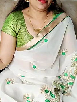 Snapshot of Traditional_Housewife_ chatting on 09/11/25, 03:17 Traditional Housewife online show from 09/11/25, 03:17