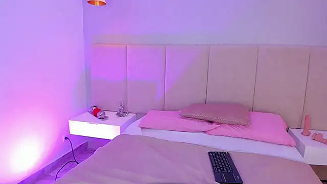 sofia pamela online show from 12/27/24, 07:35