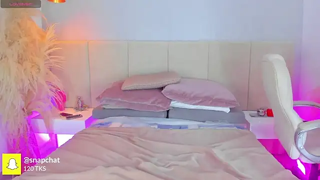 Snapshot of sofia_pamela chatting on 11/11/25, 07:25 sofia pamela online show from 11/11/25, 07:25