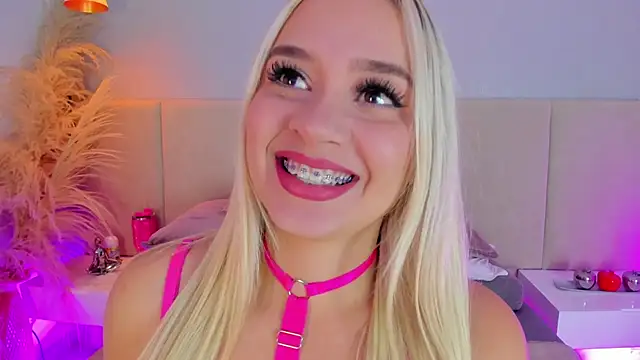 Snapshot of sofia_pamela chatting on 12/03/25, 07:01 sofia pamela online show from 12/03/25, 07:01