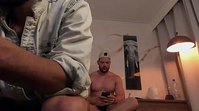 enzo herrera01 online show from 12/16/25, 01:43