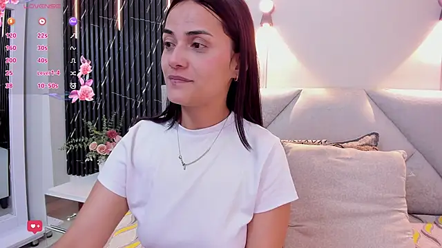 Snapshot of katrina_kaif_x chatting on 11/13/25, 07:13 katrina kaif x online show from 11/13/25, 07:13