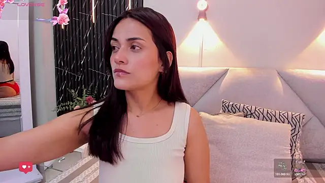 Snapshot of katrina_kaif_x chatting on 11/14/25, 07:12 katrina kaif x online show from 11/14/25, 07:12