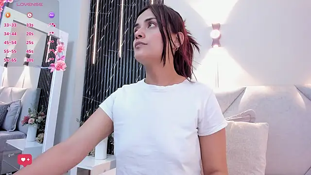 Snapshot of katrina_kaif_x chatting on 11/19/25, 07:14 katrina kaif x online show from 11/19/25, 07:14