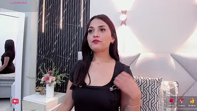 Snapshot of katrina_kaif_x chatting on 11/26/25, 07:15 katrina kaif x online show from 11/26/25, 07:15