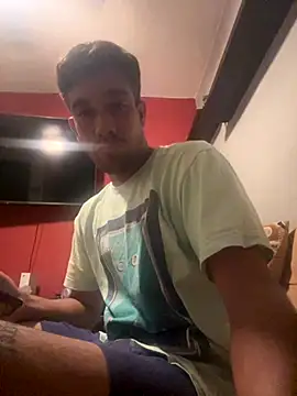 Magicerosxx69 online show from 09/13/25, 07:41