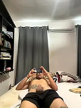 Magicerosxx69 online show from 10/07/25, 04:26