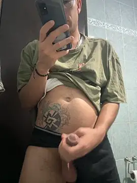 Snapshot of Magicerosxx69 chatting on 11/03/25, 07:53 Magicerosxx69 online show from 11/03/25, 07:53