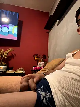 Snapshot of Magicerosxx69 chatting on 11/07/25, 06:57 Magicerosxx69 online show from 11/07/25, 06:57