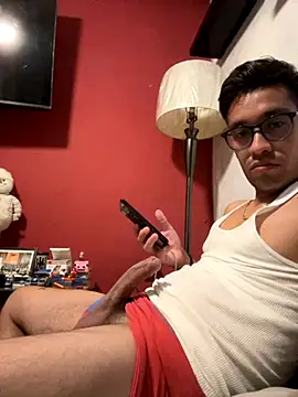 Snapshot of Magicerosxx69 chatting on 11/28/25, 08:50 Magicerosxx69 online show from 11/28/25, 08:50