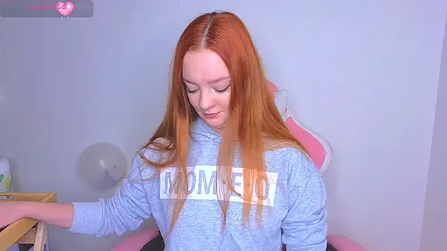 Snapshot of Radiants_two chatting on 11/13/25, 04:17 Radiants two online show from 11/13/25, 04:17