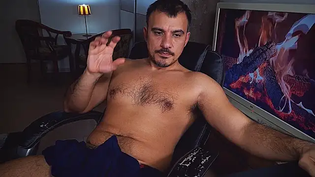 Snapshot of officeman7 chatting on 12/16/24, 08:16 officeman7 online show from 12/16/24, 08:16