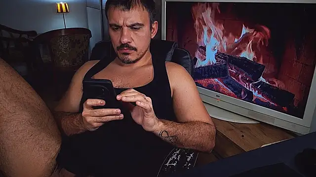 Snapshot of officeman7 chatting on 01/10/25, 07:21 officeman7 online show from 01/10/25, 07:21