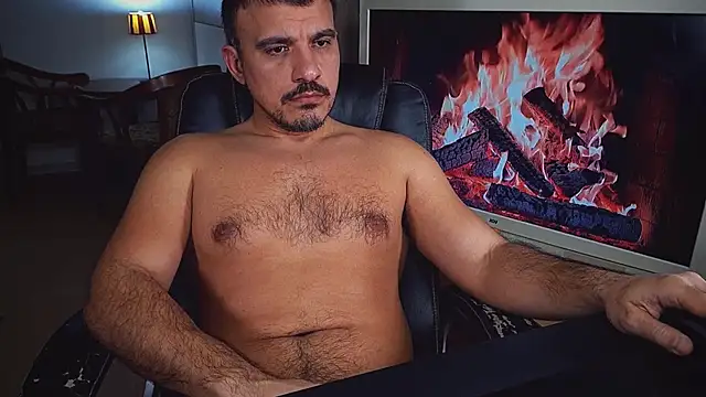 Snapshot of officeman7 chatting on 01/25/25, 06:13 officeman7 online show from 01/25/25, 06:13