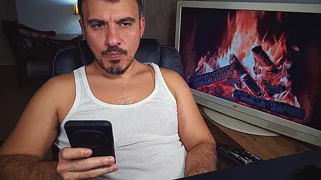 Snapshot of officeman7 chatting on 01/31/25, 06:36 officeman7 online show from 01/31/25, 06:36