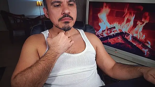 Snapshot of officeman7 chatting on 02/07/25, 08:10 officeman7 online show from 02/07/25, 08:10