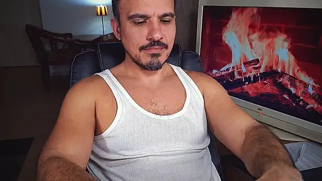 Snapshot of officeman7 chatting on 02/09/25, 07:09 officeman7 online show from 02/09/25, 07:09