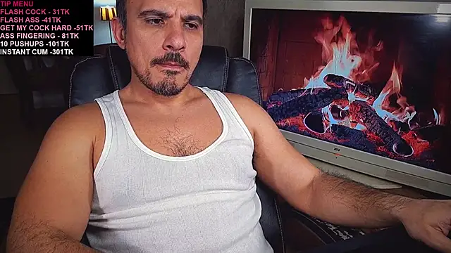 Snapshot of officeman7 chatting on 02/18/25, 04:37 officeman7 online show from 02/18/25, 04:37