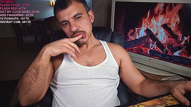 Snapshot of officeman7 chatting on 03/05/25, 08:00 officeman7 online show from 03/05/25, 08:00