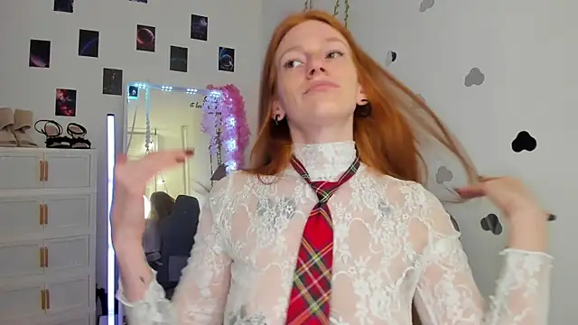Aliceginger99 online show from 05/13/26, 01:19
