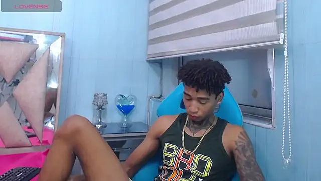 sexy blacks  online show from 09/15/25, 11:32