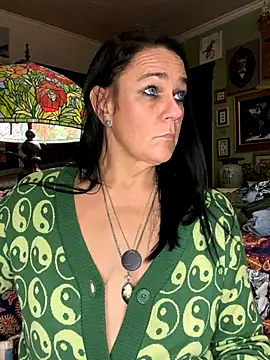 Snapshot of sexyasscougar chatting on 11/08/25, 01:28 sexyasscougar online show from 11/08/25, 01:28