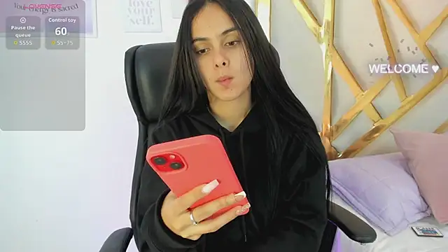 Snapshot of ChloeHarper_ chatting on 12/02/25, 06:58 ChloeHarper online show from 12/02/25, 06:58