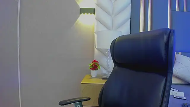 ChloeHarper  online show from 07/17/26, 11:50