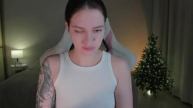 Sonia moon  online show from 12/16/24, 01:21