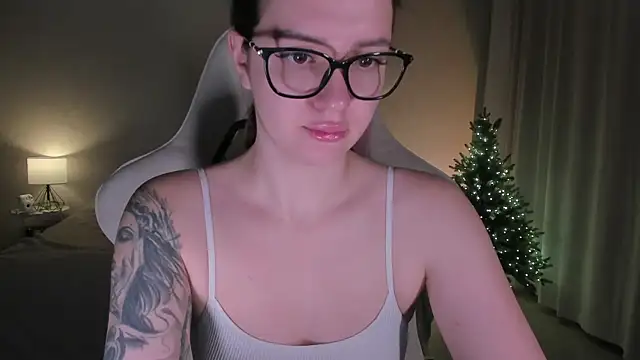 Sonia moon  online show from 12/30/24, 01:37