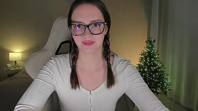 Sonia moon  online show from 12/30/24, 05:15