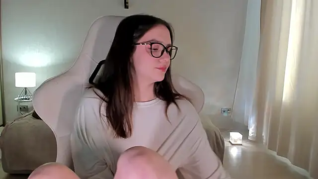 Sonia moon  online show from 01/15/25, 04:36