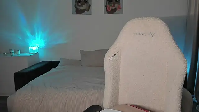 Sonia moon  online show from 09/30/25, 02:27